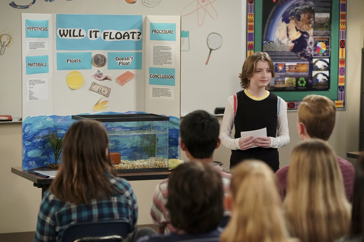 Did you know if you stick a piece of soap on a balsa wood boat and place it on water it propels itself forward? Surface tension baby.  Who else *loved* their school science fair🙋‍♂️Tonight on #UnitedStatesofAL 830p/730c on <a href="/CBS/">CBS</a>