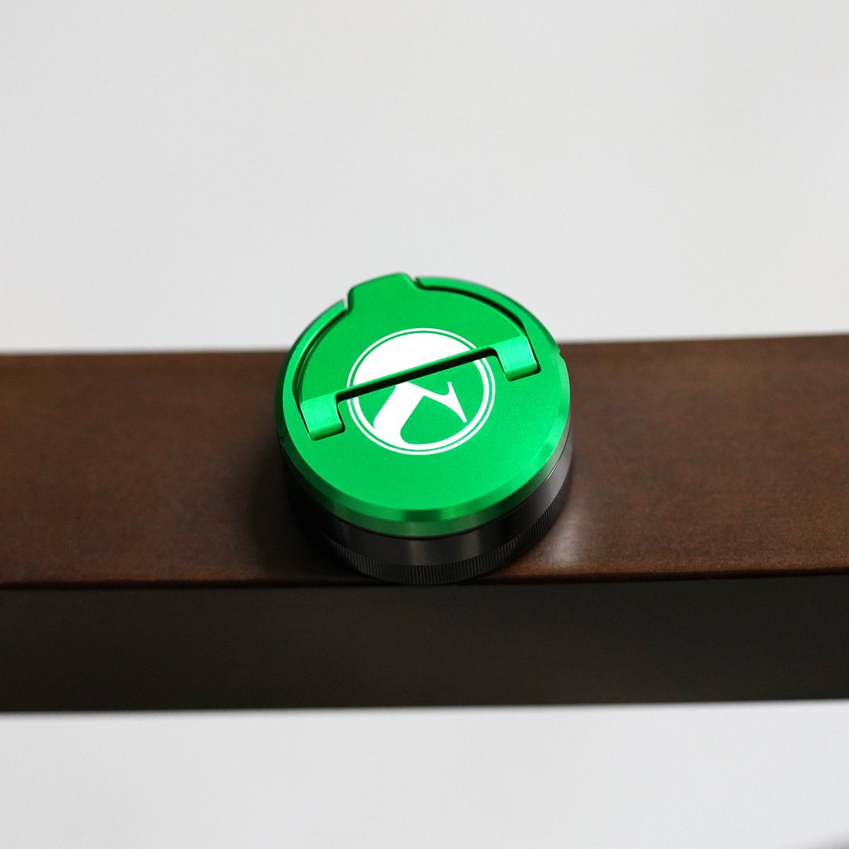 KlleenKit's tweet photo. COMPACT AND STURDY! 👀
The Klleen grinder is the strongest of its size.
#Klleen #Handle #JamFree #MedicalGrade #AerospacialAluminum #PerfectFluff #ExcellentCapacity #GeniusDesign https://t.co/1fpD7kvRBd