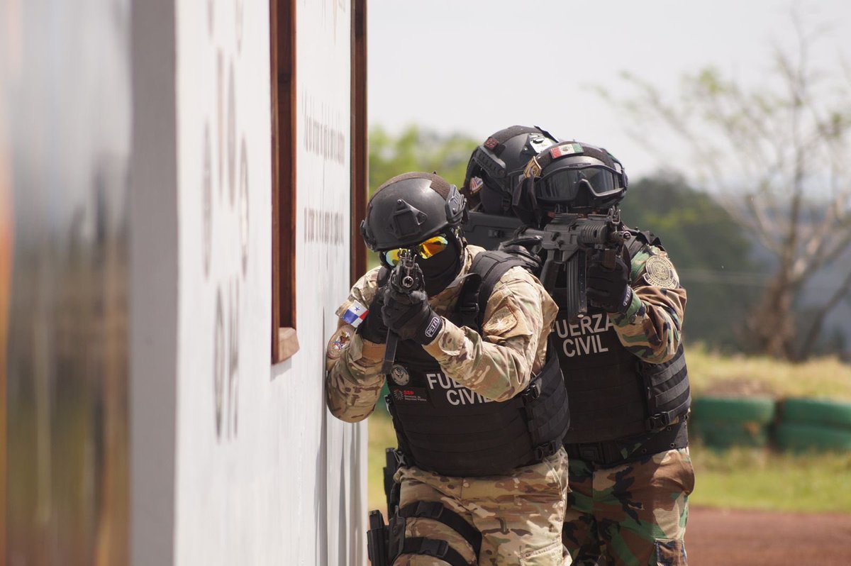 HGutierrez_M's tweet photo. Expreso mi felicitación a cada uno de los efectivos militares y policiales de Costa Rica, El Salvador, Guatemala, Ecuador, Colombia, Perú y Panamá, por haber concluido  de manera exitosa el Diplomado Internacional Táctico K-9 Perros Multipropósito, Segunda Edición. https://t.co/HQq9hO5Lv2