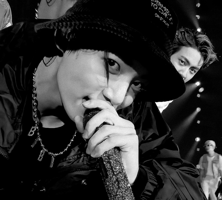 btsblackpic's tweet photo. https://t.co/HgKPXnKE32