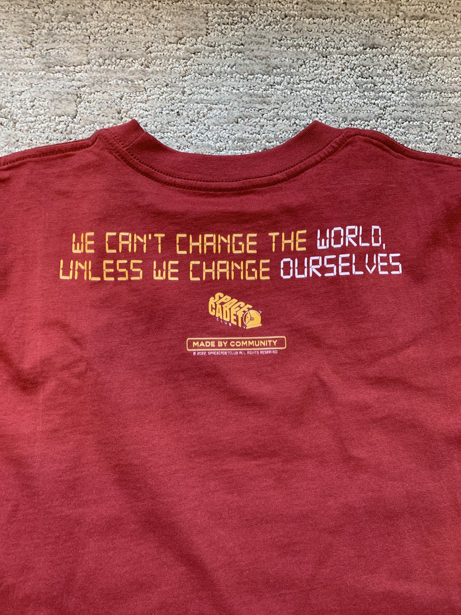 Loveeee my new T from <a href="/SpaceCadet_Club/">Space Cadet Club</a> ☄️🔭👩🏼‍🚀

#missionsaveearth #nftmerch