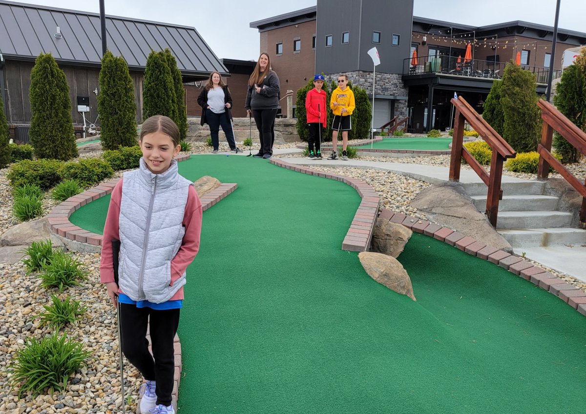 Bridgetwalsh610's tweet photo. Spent the late afternoon mini golfing with CWE carnival raffle winners.  @CWEPTO @college_wood https://t.co/A9yocdicwH