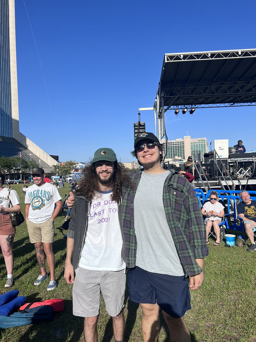 DTJax's tweet photo. We couldn’t have asked for better weather for the LAST #JaxRiverJams Presented by @OfficialVyStar!! ☀️ #DTJax #Duval #OnlyinJax #EmbracetheRiver https://t.co/ORcmwvdK0U