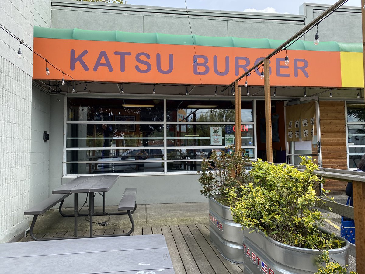 DodgerKnight's tweet photo. As seen on #FoodParadise and #ManVsFood, the original @KatsuBurger was my first #Seattle meal. I had the Samurai Select ($11.95), which was a beef katsu with bacon, pineapple and wasabi mayo (overpower the whole burger). #SJS24 #SJSharks #SeaKraken https://t.co/GMrEMBlmKH