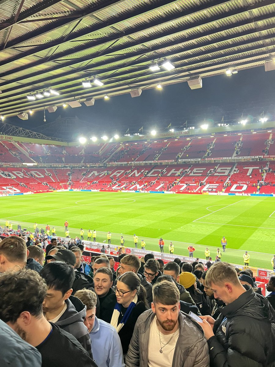tombromley64's tweet photo. Nice lil evening in Manny #UTDCHE https://t.co/GNEZdxfNj6