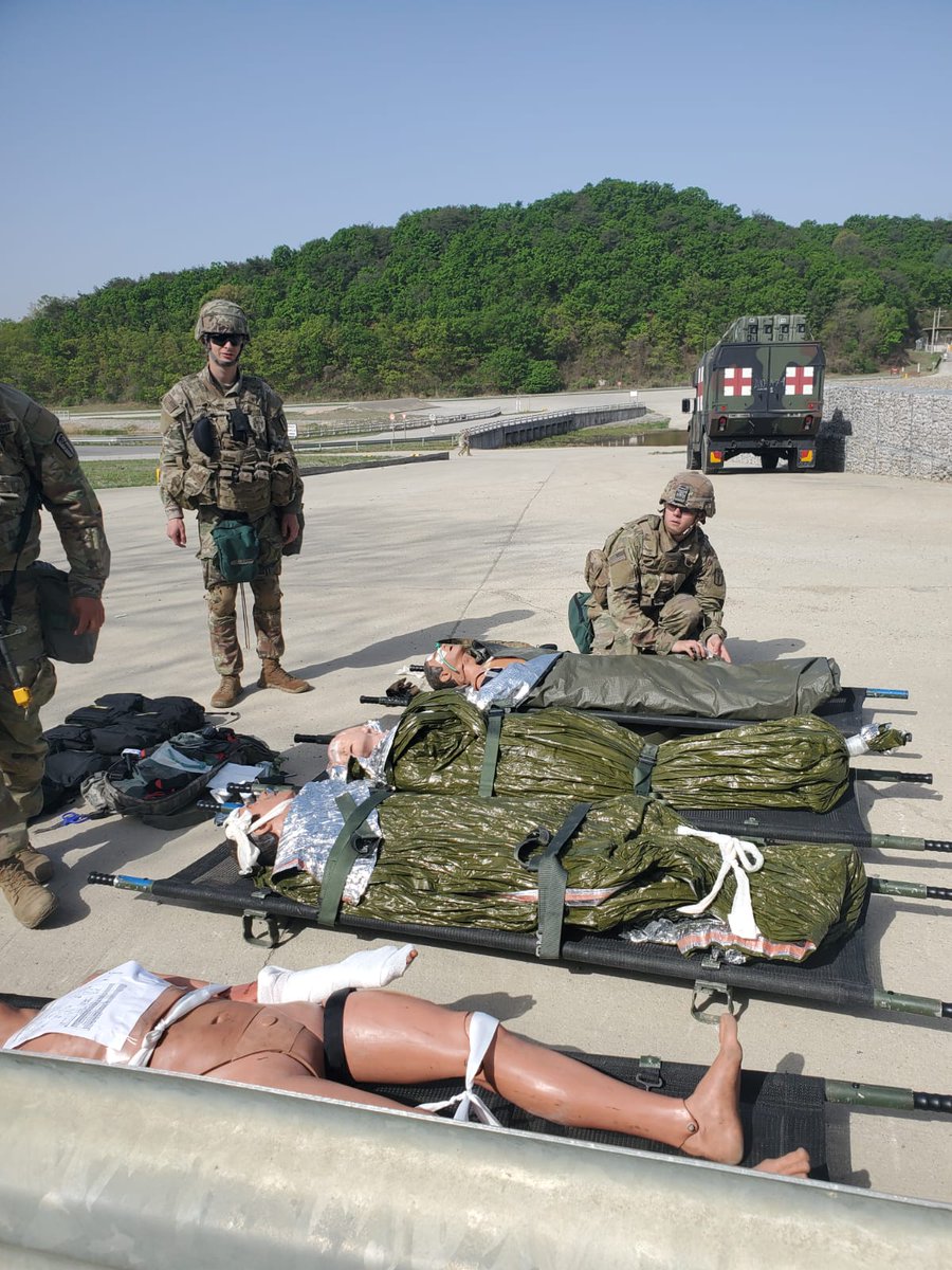USARPAC's tweet photo. #PacificMedics with @65MedBde were out in the field this week conducting training and tactical convoy operations during Pacific Medic Focus 22-1.
#TrainedAndReady #FreeAndOpenIndoPacific @INDOPACOM @ArmyMedicine @USArmy https://t.co/MjtBhyyYwr
