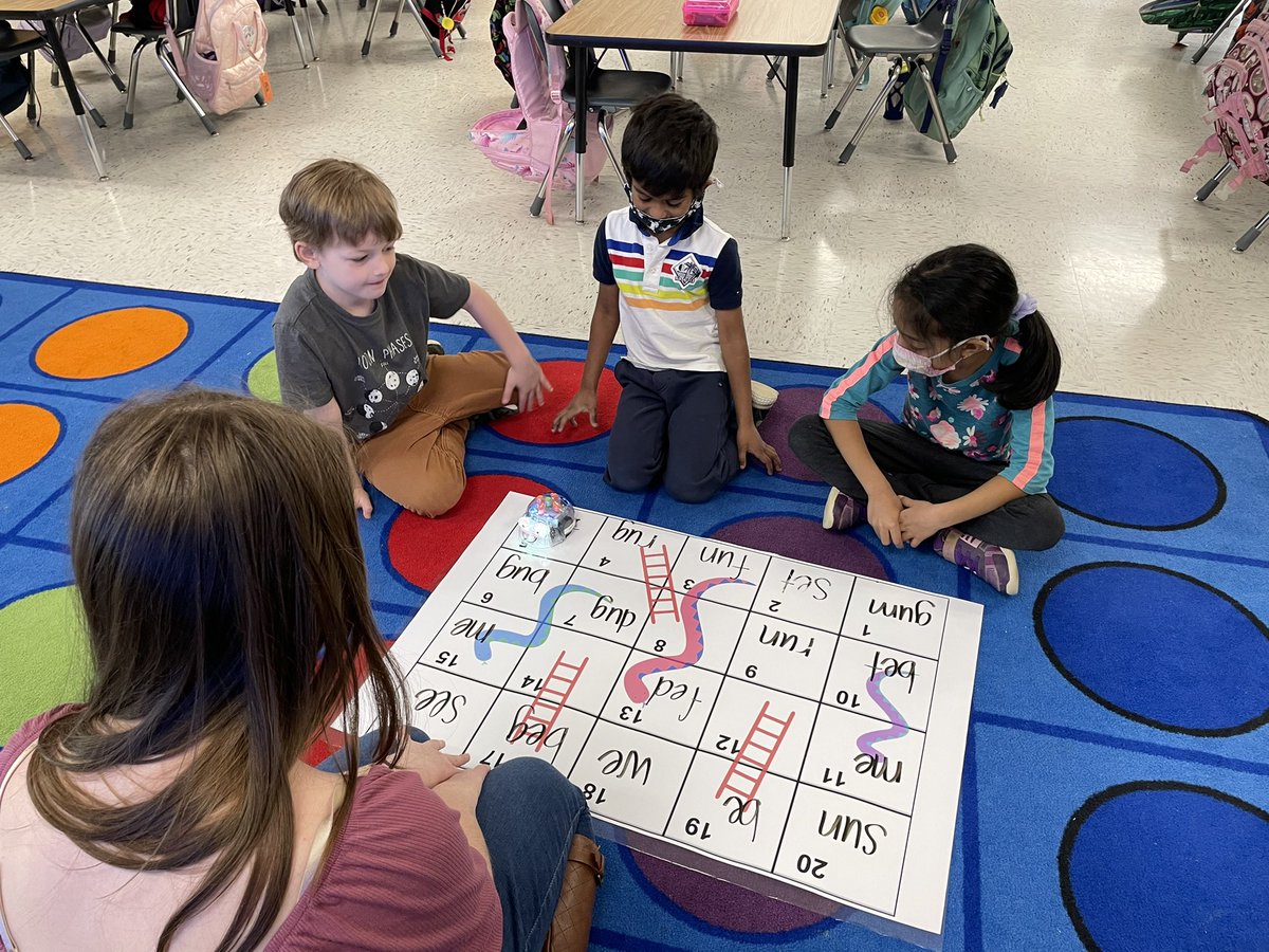 regratz87's tweet photo. My daughter learned what it was like to have my job today. We visited K, 2, & 4 and did Lego, BeeBots, and Scratch. She loved how complimentary kids are, but wasn’t amused when they showed her up with their coding skills! @csforlcps @LCPSLegacy #TakeYourChildToWorkDay #MissGraham https://t.co/CZp4t3aq7I