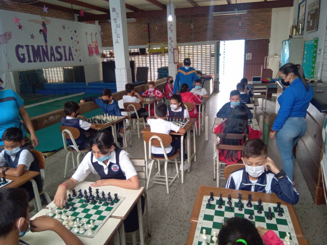 Semana del ajedrez EN Maria de los Ángeles Morales  @MPPEDUCACION
<a href="/_LaAvanzadora/">Yelitze Santaella</a> <a href="/yelitzePSUV/">Yelitze</a>
@ZonaEducTachira
<a href="/Berzabethg1/">Berzabethgandicaoficial</a> <a href="/DGEFDMPPE/">Dirección General De Educación Física Y Deporte</a>
<a href="/COMUNIDADESED15/">DIV. COMUNIDADES EDUCATIVAS TÁCHIRA</a>
<a href="/edward_arellano/">edward saint</a>
<a href="/DorisJi32185292/">Doris Jimenez</a>
<a href="/Arnaldo34696122/">ARNALDO GUZMÁN</a> <a href="/d196c9969b8e49a/">Andreina Escalante</a> <a href="/cra_andrebello/">Cra Municipio Andrés Bello</a> <a href="/RedAndresBello/">Red Educativa Andrés Bello</a>