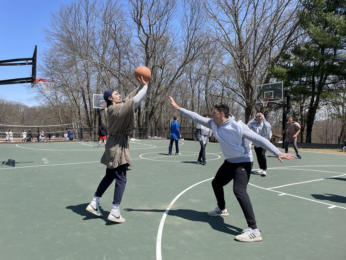 BCHSmagistra's tweet photo. First #CTStateLatinDay since 2018. #BCLatin students had a blast. So nice to be back! #LatinRocks #LatinDay2022 #AdAstraPerAspera @BCHSprincipal @MrBroderickBCHS https://t.co/XXPiFsfFbt