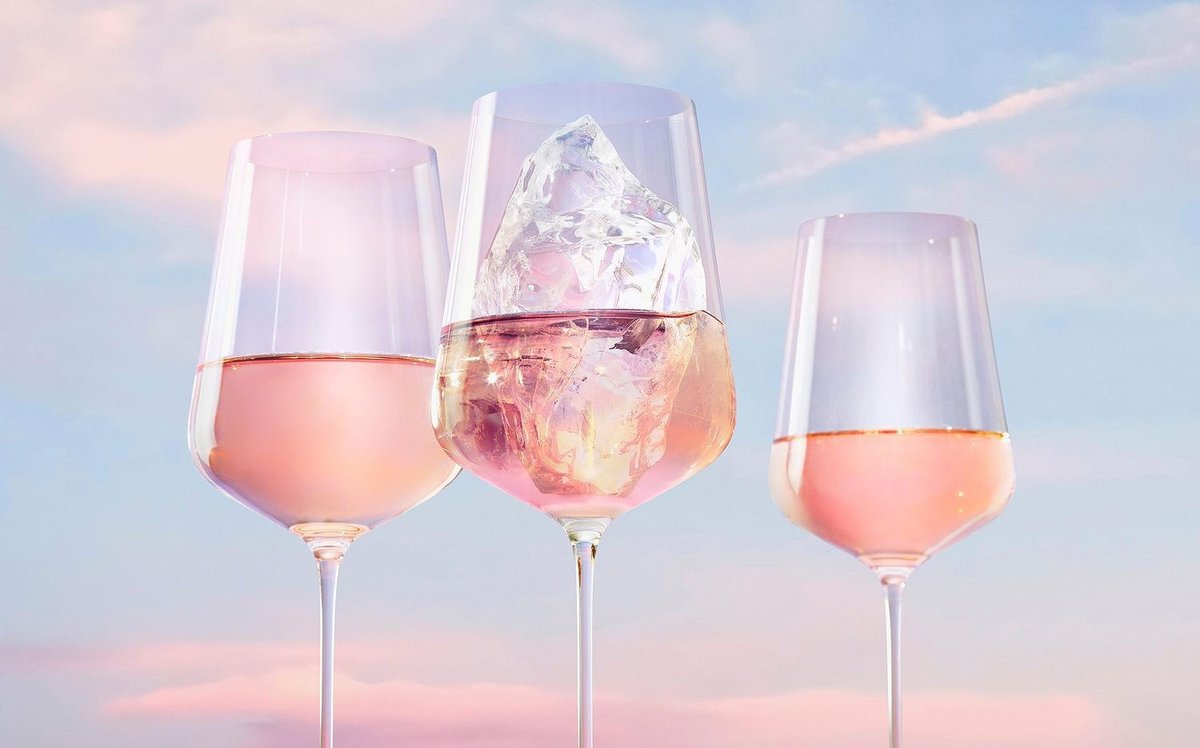 bodegasmqv's tweet photo. #Avienne es el reflejo de la belleza natural de la luz mediterránea en los cielos de nuestra meseta. 🌸✨
“Colaboración exclusiva entre Avienne y Bodegas Más Que Vinos”. 🍷
#BodegasMásQueVinos
#CreadoresDeRecuerdos
#ViticulturaEnEquilibrio https://t.co/hXqgbuq9mp