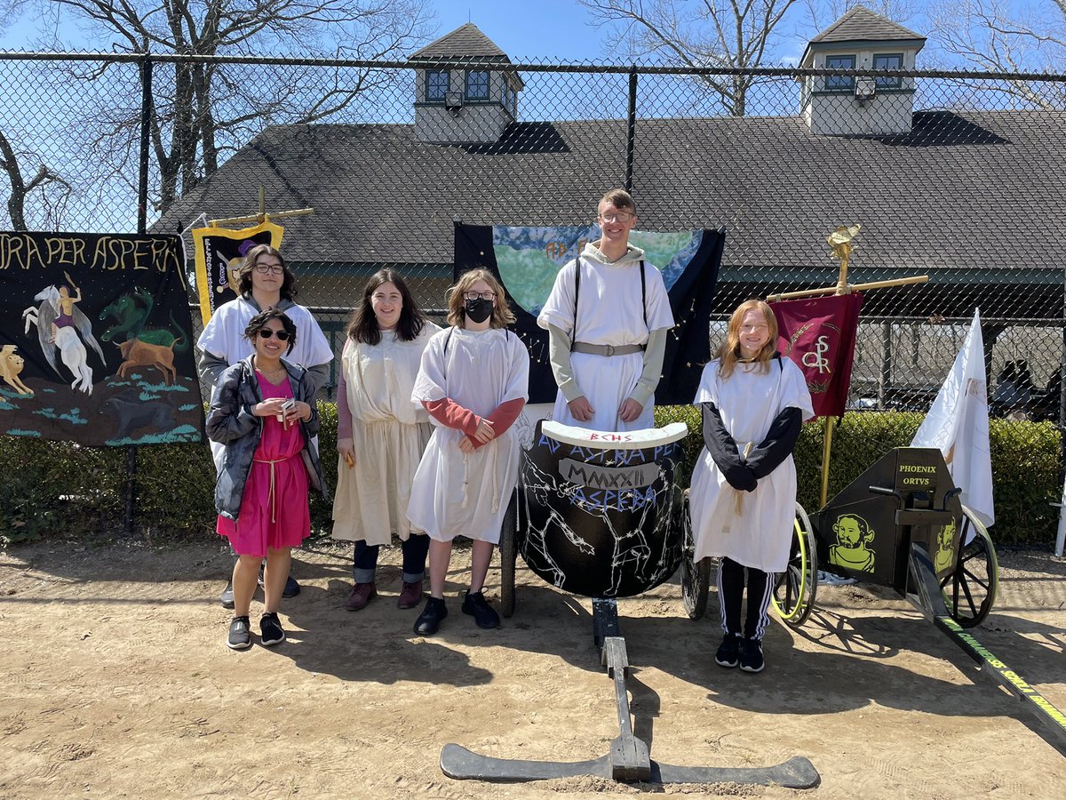 BCHSmagistra's tweet photo. First #CTStateLatinDay since 2018. #BCLatin students had a blast. So nice to be back! #LatinRocks #LatinDay2022 #AdAstraPerAspera @BCHSprincipal @MrBroderickBCHS https://t.co/bgM480cQ8L