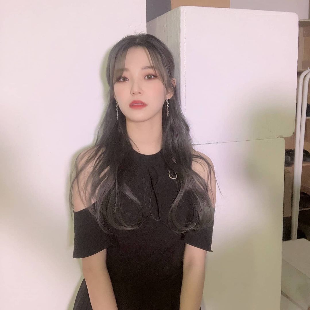 ajiheon's tweet photo. ⠀
my cutie flover~ today is a fantastic day because today is a holiday woohooo‼ make some noise, flover! cmmon tell me how you spend your day off? i'm ready to hear it ૮₍ ˃ ⤙ ˂ ₎ა by the way . . have a great holiday!
⠀ https://t.co/jKpYq65LFW
