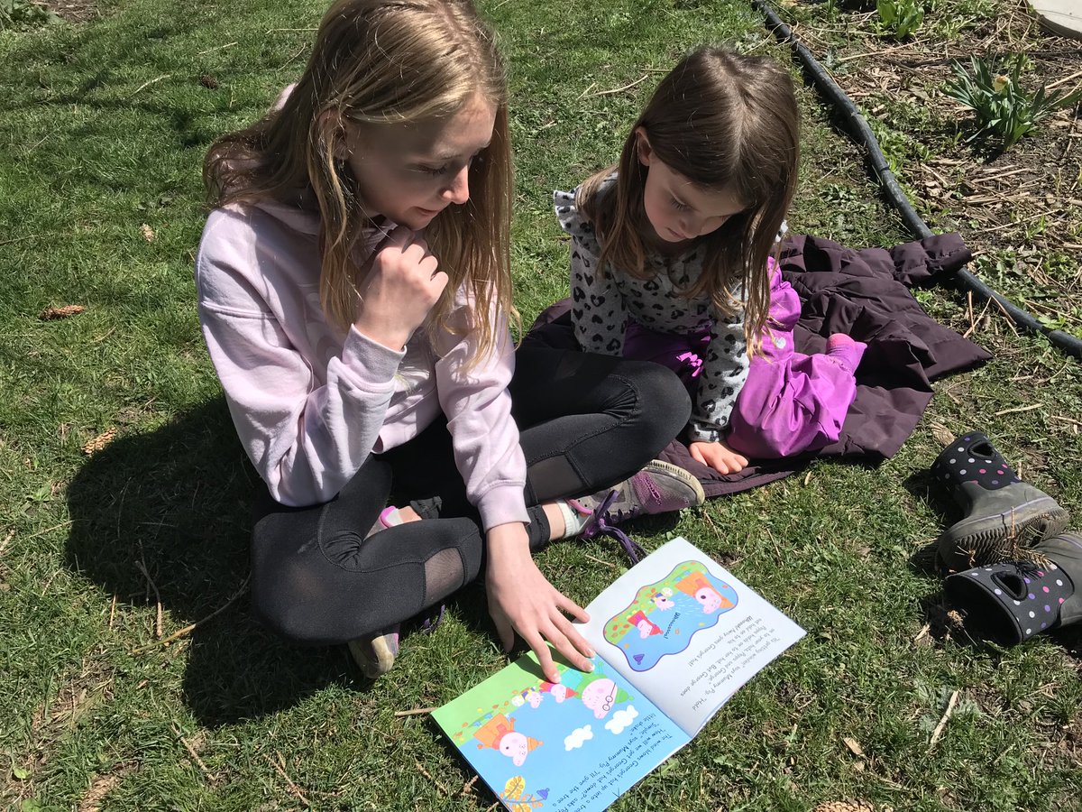 AvonHahn's tweet photo. A beautiful afternoon to read with our learning buddies😊 https://t.co/YfMAN7oy7r