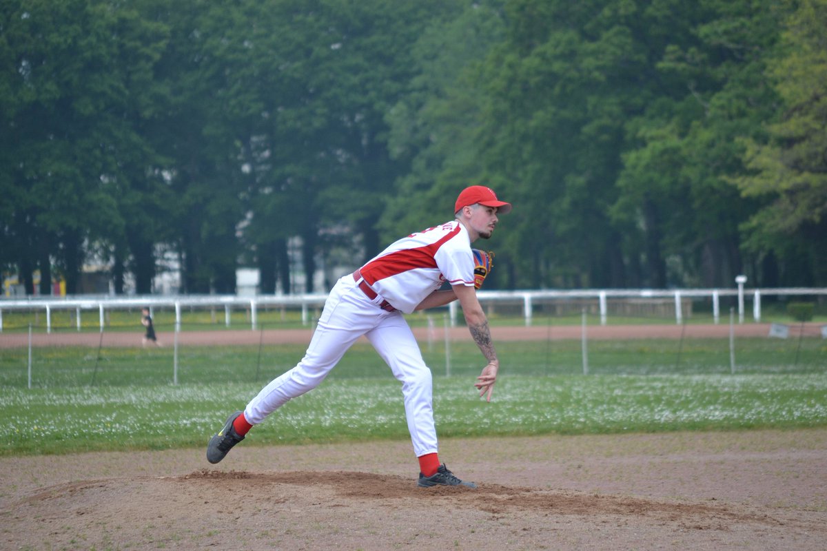 Petite restrospective en photo du week-end dernier très chargé,  les équipes de baseball et softball étaient à  Nantes,  au programme #baseball,  #softball  #fastpitch  et #slowpitch..  domage que la pluie soit venue gâcher  la fête... ⛈
#eagles #baseball #softball #sportangers