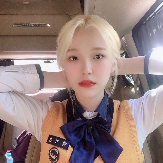 ajiheon's tweet photo. ⠀
flover! 🍀 guess what's my favorite season? the answer is spring! ૮ ˃̵֊ ˂̵ ა when i was on the way home, i saw a lovely cherry blossom tree. seeing it made me happy so i want to share this moment with my flover who as pretty as the cherry blossom.
⠀ https://t.co/9ZiHTfQZzp