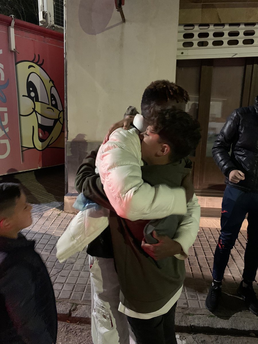 3 meses solo, pero muchos momentos juntos. Aquí somos una familia, y hemos intentado que así lo sientas <a href="/SakoMuela/">Sako Muela</a>. Llegó la hora de la despedida, y me quedo con las lagrimas de mis hijos y mi nudo en la garganta. El futuro dirá si volvemos a juntarnos. Suerte amigo.Nos vemos 👋