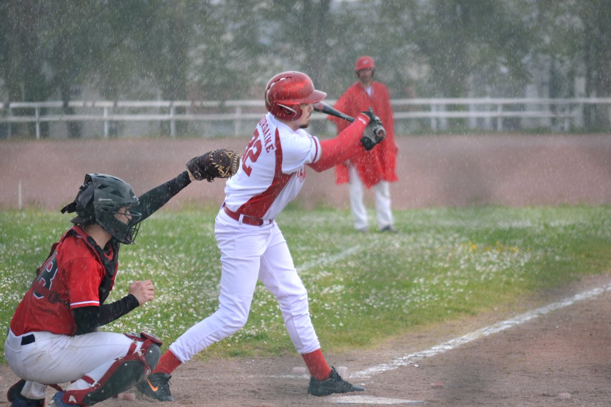 eaglesstba's tweet photo. Petite restrospective en photo du week-end dernier très chargé,  les équipes de baseball et softball étaient à  Nantes,  au programme #baseball,  #softball  #fastpitch  et #slowpitch..  domage que la pluie soit venue gâcher  la fête... ⛈
#eagles #baseball #softball #sportangers https://t.co/G2c8QUN2YB