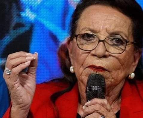 AlverthoJessy's tweet photo. @EsdrasALopez Sería bueno que también la extraditaran a esta vieja care verga y familiares https://t.co/V093nuM9ew