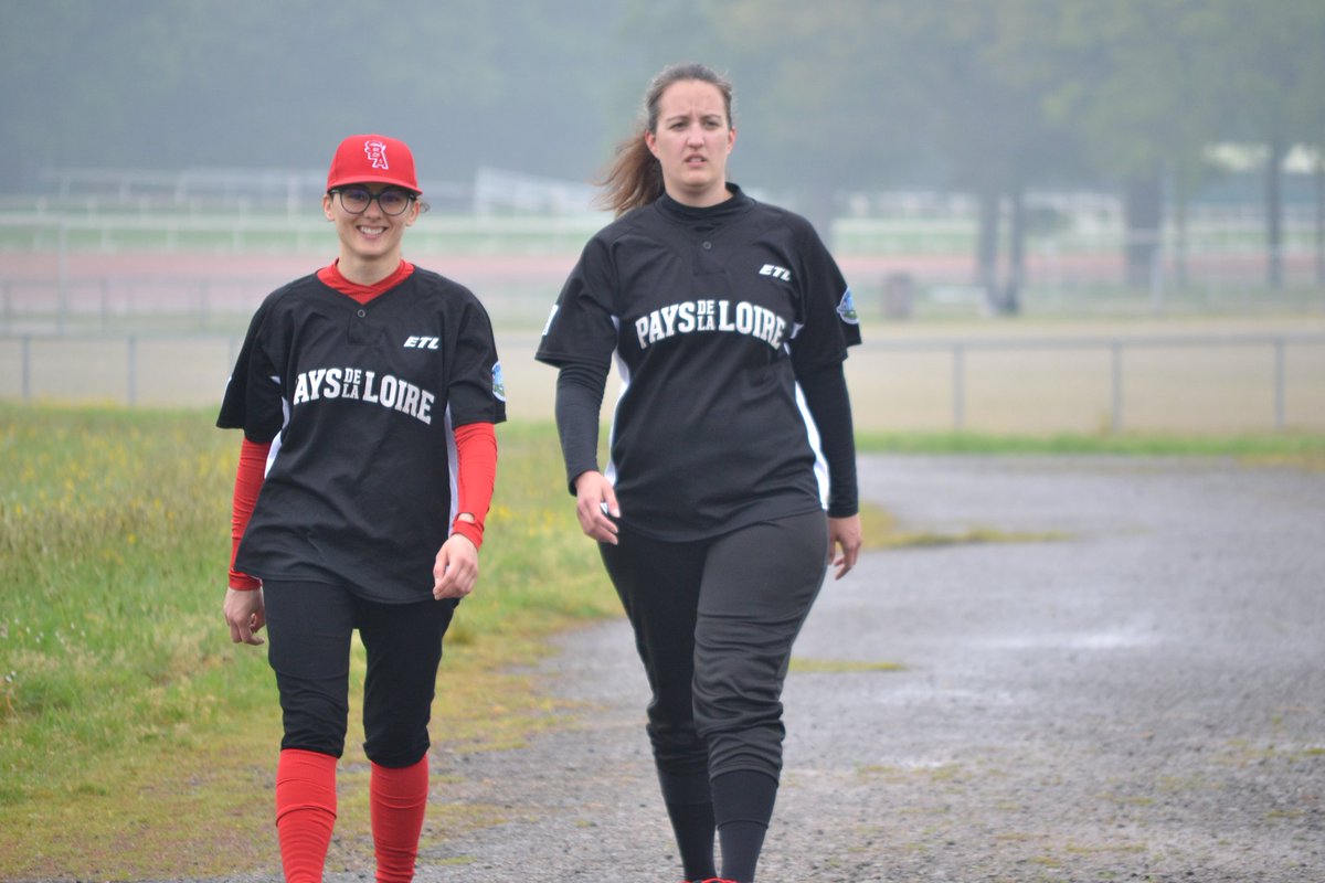 eaglesstba's tweet photo. Petite restrospective en photo du week-end dernier très chargé,  les équipes de baseball et softball étaient à  Nantes,  au programme #baseball,  #softball  #fastpitch  et #slowpitch..  domage que la pluie soit venue gâcher  la fête... ⛈
#eagles #baseball #softball #sportangers https://t.co/5AYCDAiAS2