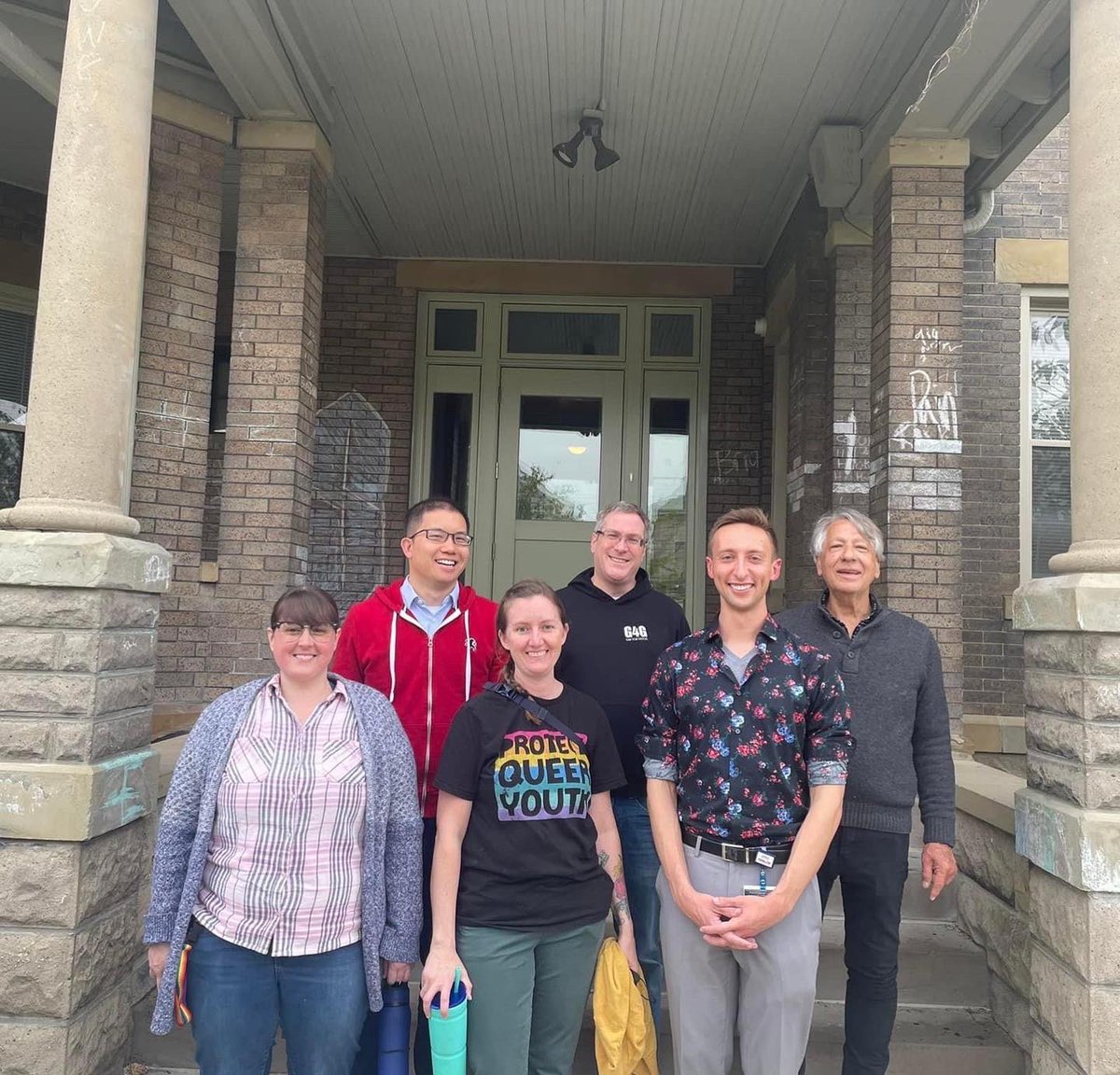 GayForGood's tweet photo. 🥙♨️Dinner is served! Thanks to G4G volunteers in Columbus who helped @Huck_House provide a warm meal for at risk and homeless youth tonight.
#gayforgood #volunteeringwithpride
@ILoveGayOhio https://t.co/gCgd4iKlnR
