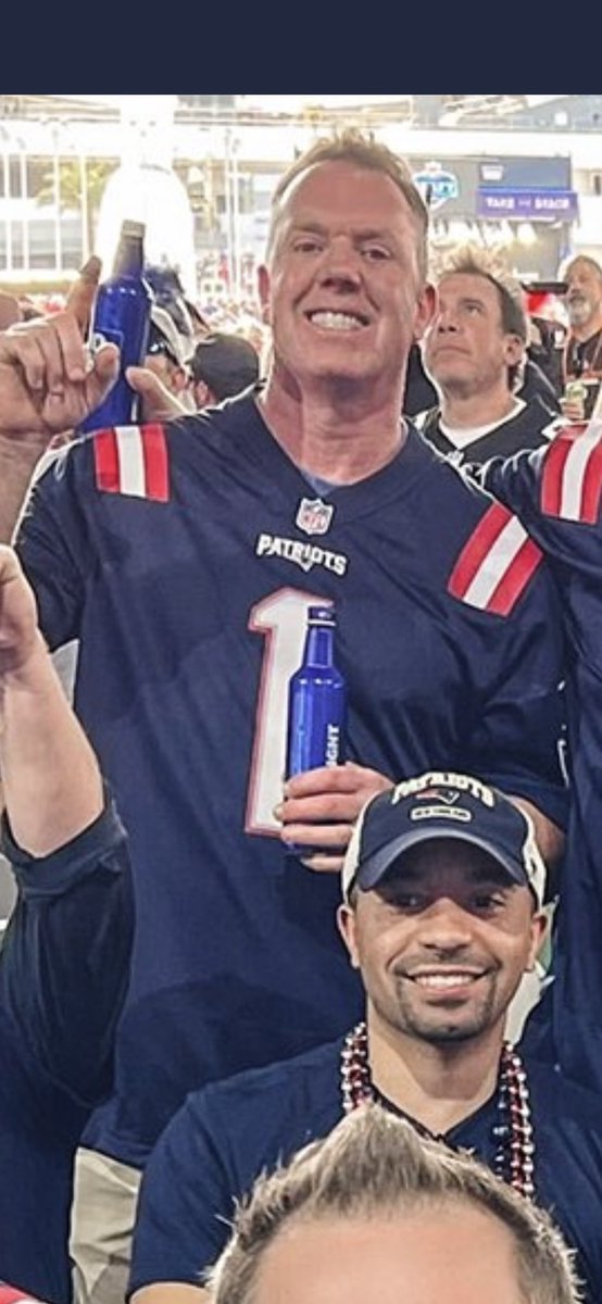 motsauce's tweet photo. @Patriots Gronks biological father https://t.co/lXi0zZz1zm