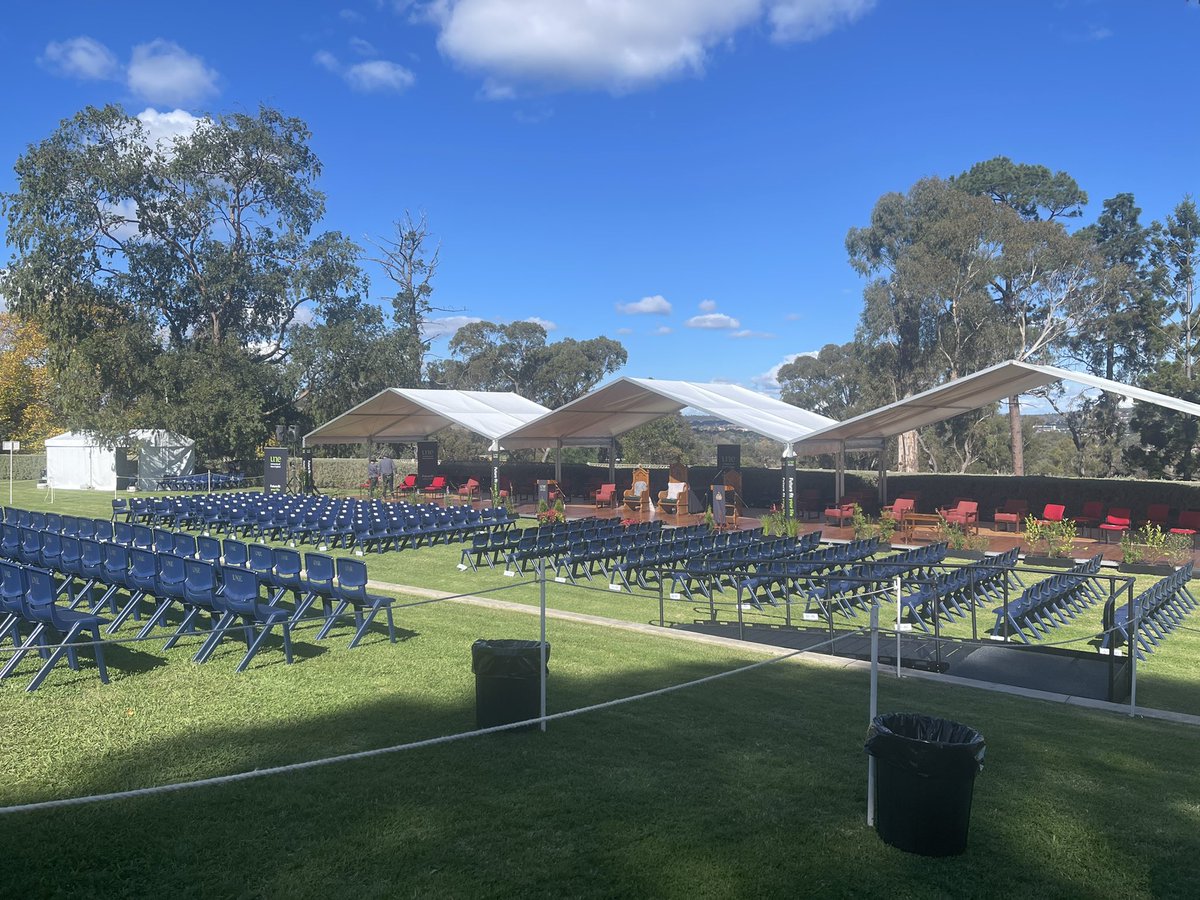 KoadyWilliams's tweet photo. Armidale turned on the good weather for the @UniNewEngland graduations today ☀️ 👨‍🎓 

Excited to join my fellow graduands this afternoon in the @unebusiness ceremony #UNEGraduation #UniNewEngland #ProudToBeUNE https://t.co/YHhEWYzRLc