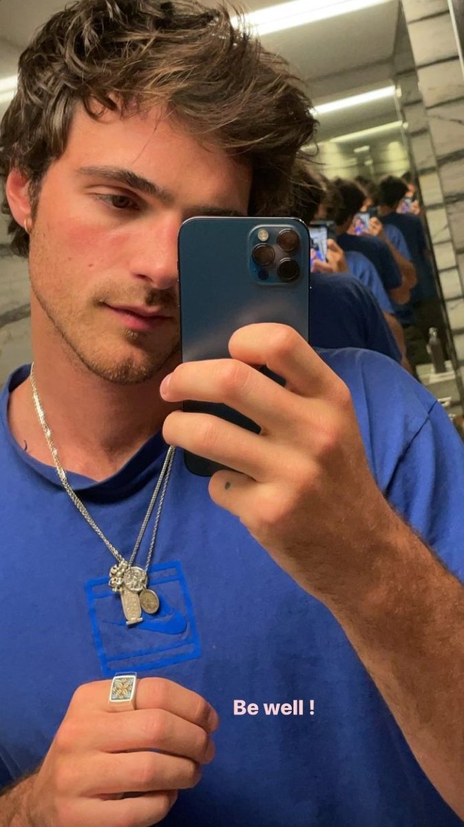 elordipics's tweet photo. Jacob Elordi. https://t.co/SfwcsHMLNf