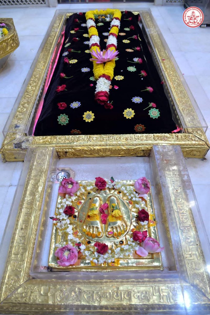 DATTASAITEMPLE's tweet photo. షిర్డీ కాకడ హారతి దర్శన్
(29.04.22) శుక్రవారం....
Shirdi kakad Harathi Darshan(29.04.22) Friday
#saibabaofshirdi
#shirdi #shirdisaibaba #shirdisai #shirdidarshan #shirdisaibabatemple #shirdibaba #saibabamessage @DATTASAITEMPLE #twitter #sconcepts @SSSTShirdi https://t.co/wciV777OEz