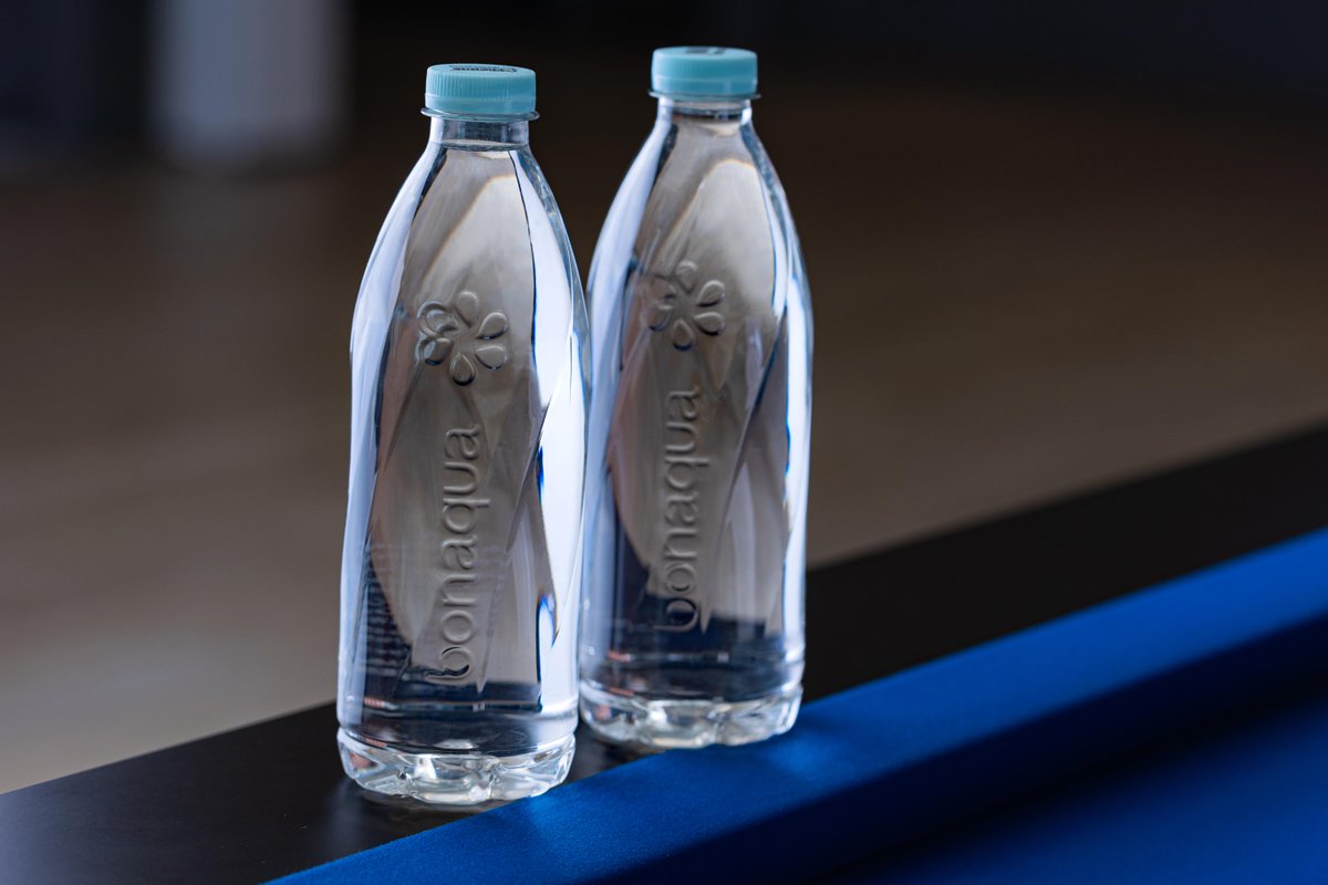 Cocacola's Bonaqua has launched a label-less plastic water bottle. Nevertheless, Hongkongers sent 1.55 billion bottles to landfill in 2019 - 200 per person.