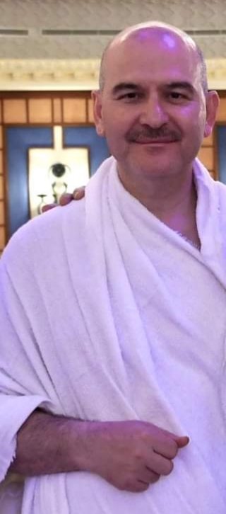 Mevlam Kabul Eylesin inşallah . Kalbinin güzelliği yüzüne vurmuş güzel yürekli bakanım 🤲