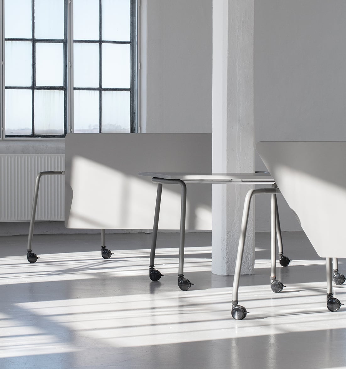 fusefurniture's tweet photo. Folding, moving, looking good - FourFold does this so easy! Danish design and ingenuity meticulously applied in this mobile, tilt-top table, by @fourdesigndk
#interiordesign  #educationfurniture #mobiletable #foldingtable #fourdesign #oceedesign https://t.co/qplK3fFGhf