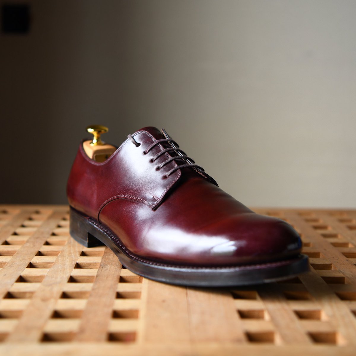 sthkzn's tweet photo. H.ARAI
今週履いた靴
どの靴とも違うラスト。
#shoes #mensshoes #shoecare #shoeshine #紳士靴 #革靴 #靴磨き #シューシャイン #シューケア #harai #hiroshiarai #荒井弘史靴研究所 #荒井弘史靴誂え室 https://t.co/rdBiowafiu