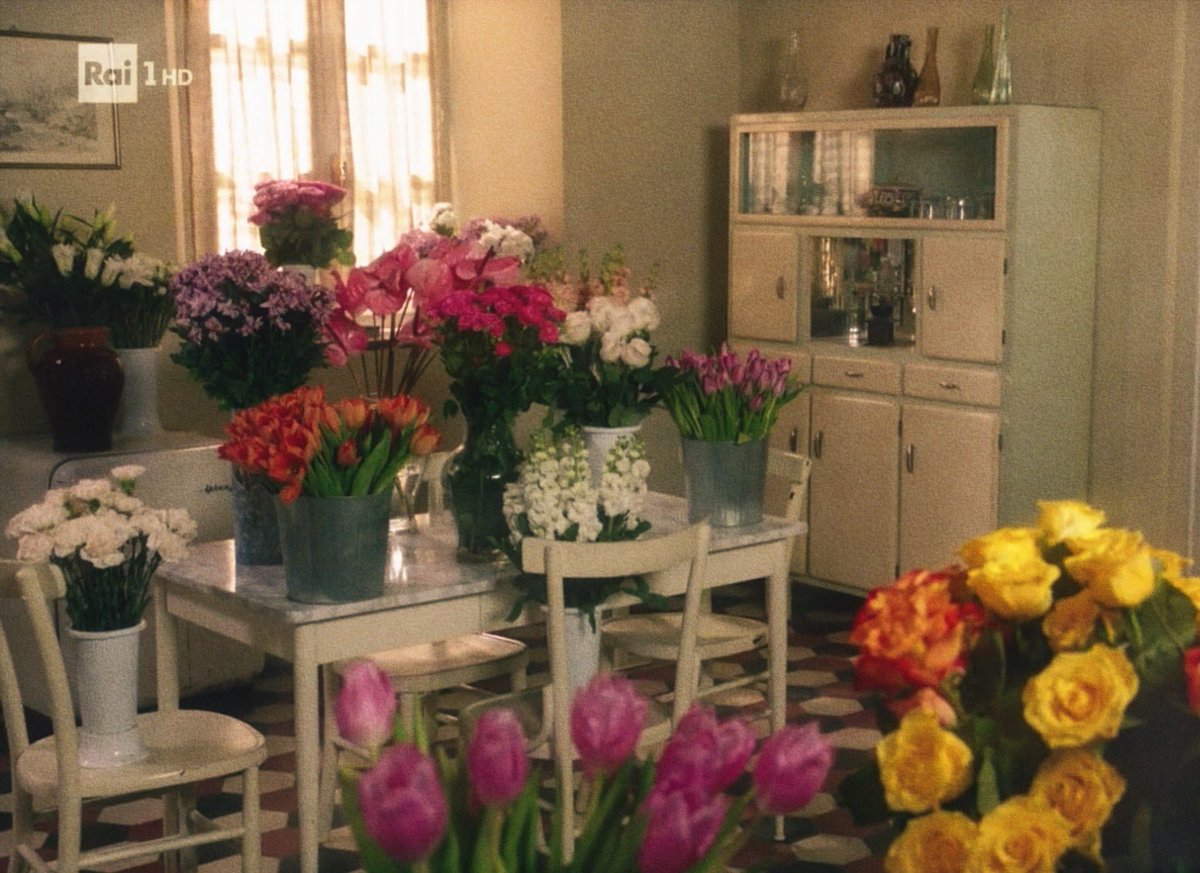 "non sapevo quali fossero i tuoi fiori preferiti quindi li ho comprati tutti"🌻#ilparadisodellesignore