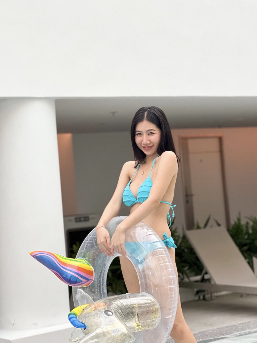 mammy168's tweet photo. ก็มีบ้างที่เลิ่กลั่ก…
…แต่ไม่เลิกรักแน่นอน
.
.
#fitbot #summer #pool #bikini #bikinigirl #hotelinbangkok #kenehotelbangkok https://t.co/W7fWyYpYxG