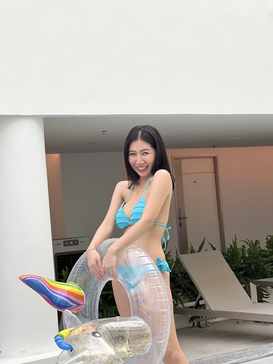 mammy168's tweet photo. ก็มีบ้างที่เลิ่กลั่ก…
…แต่ไม่เลิกรักแน่นอน
.
.
#fitbot #summer #pool #bikini #bikinigirl #hotelinbangkok #kenehotelbangkok https://t.co/W7fWyYpYxG