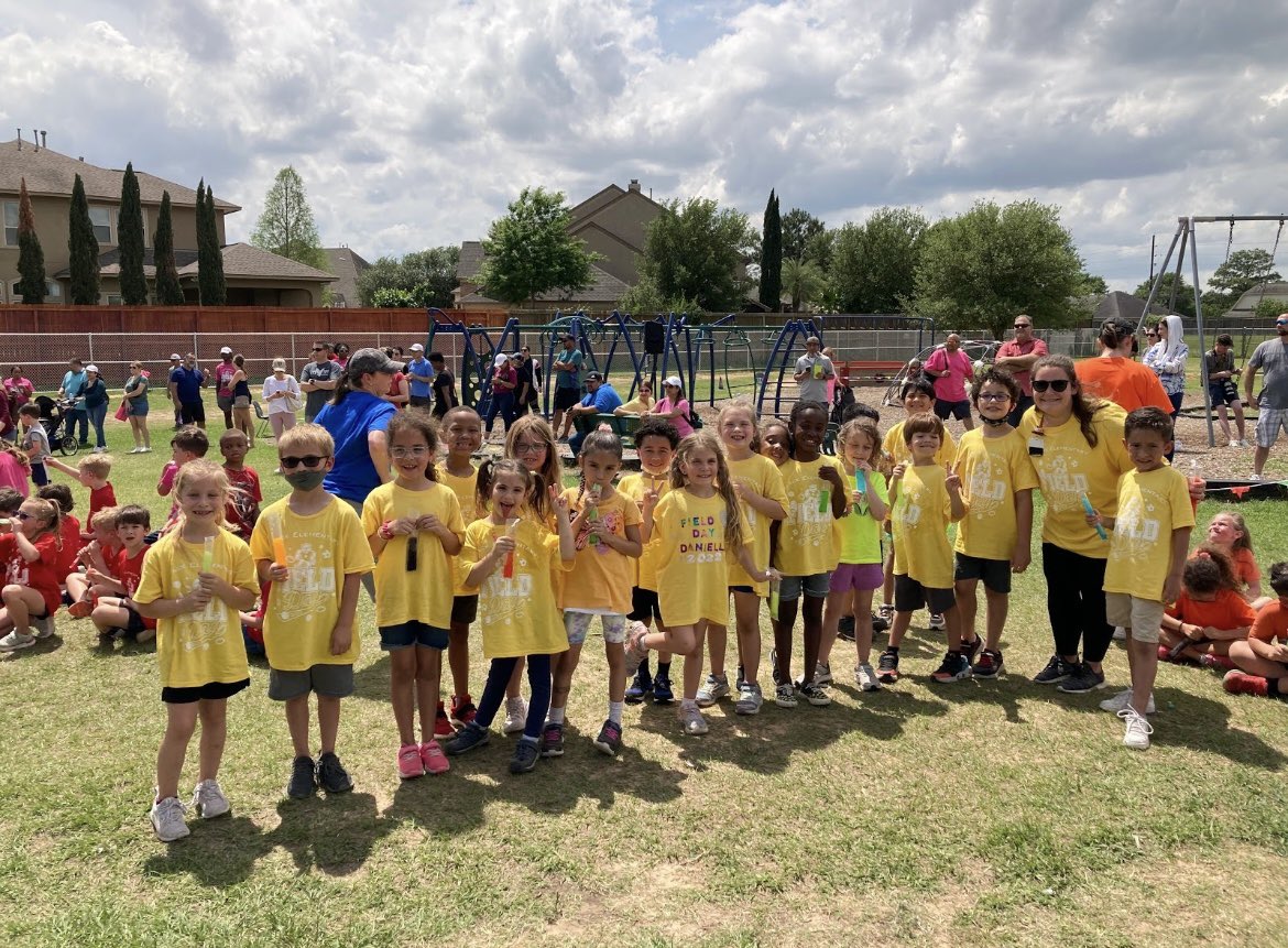 MrsMiller3rd's tweet photo. Field day fun! @BlackBearkats https://t.co/3eNyYcKMiE