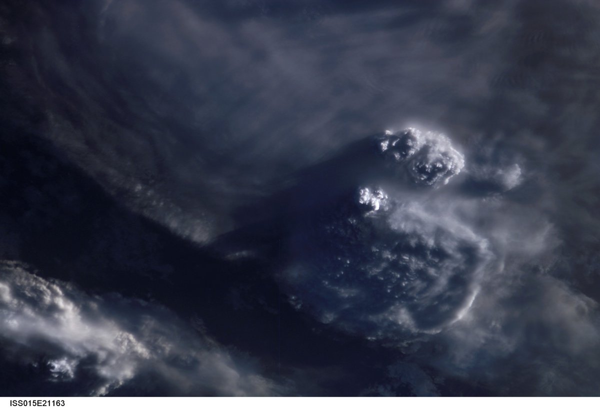 Astro_Clay's tweet photo. Thunderstorms from 1.5 million feet... (sorry, I couldn't resist!)... https://t.co/AAVEq2mh2Y