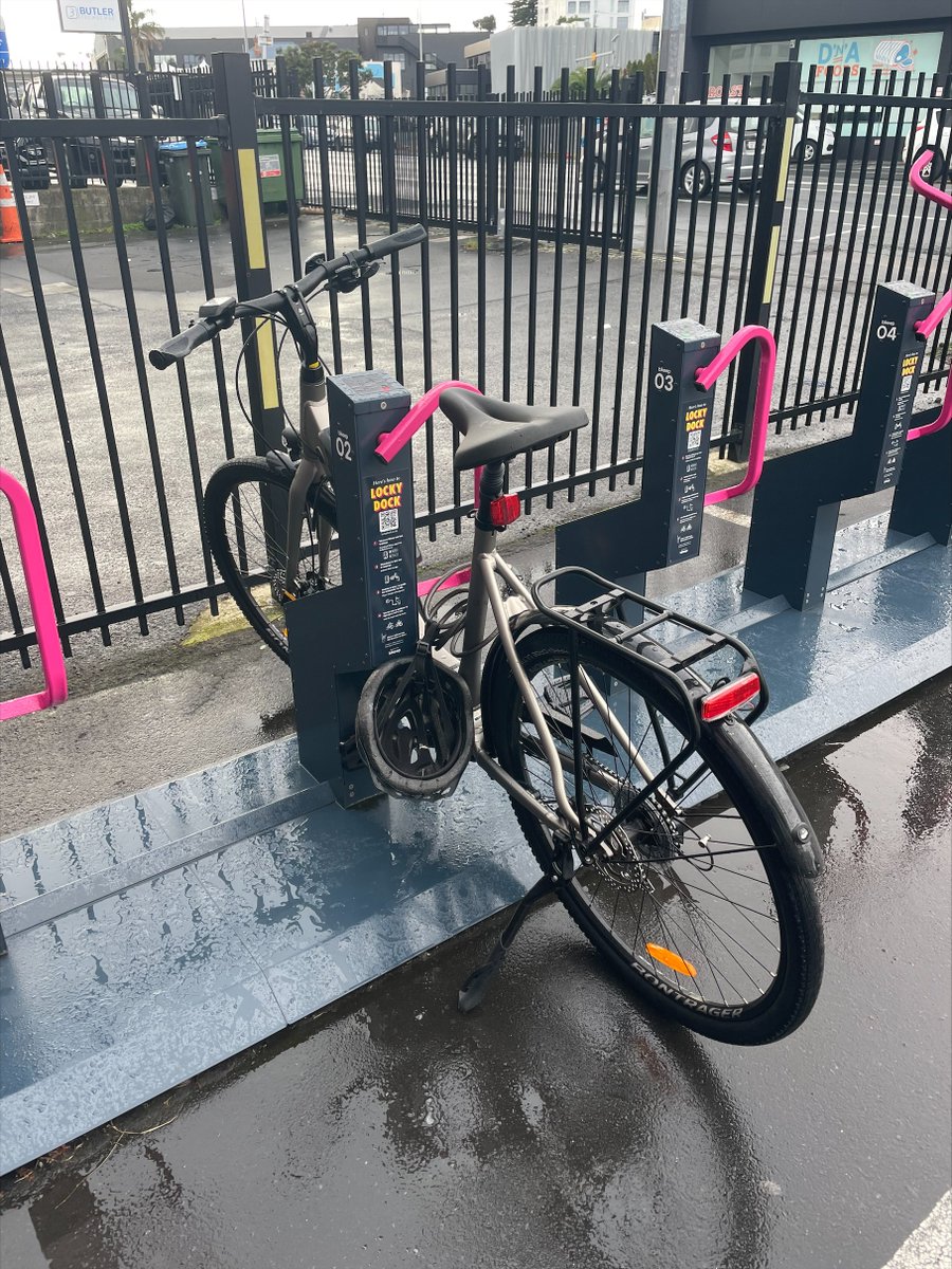 NzRoo's tweet photo. Thanks #lockydock for keeping my bike safe while I went to the doctor this morning. Easy to use, very secure, handy location! Can't wait for more 👍 https://t.co/C5Ns2S5O6b