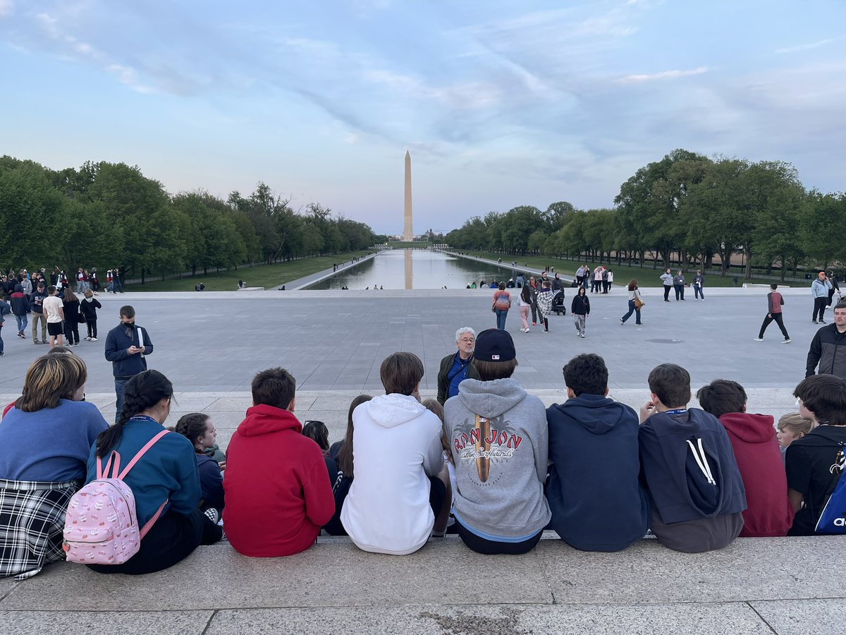 KaceyDCscranton's tweet photo. Lincoln Monument with #bus6 @2022smsDC A little known fact: he is in the Wrestling Hall of Fame. https://t.co/kwKm81L648