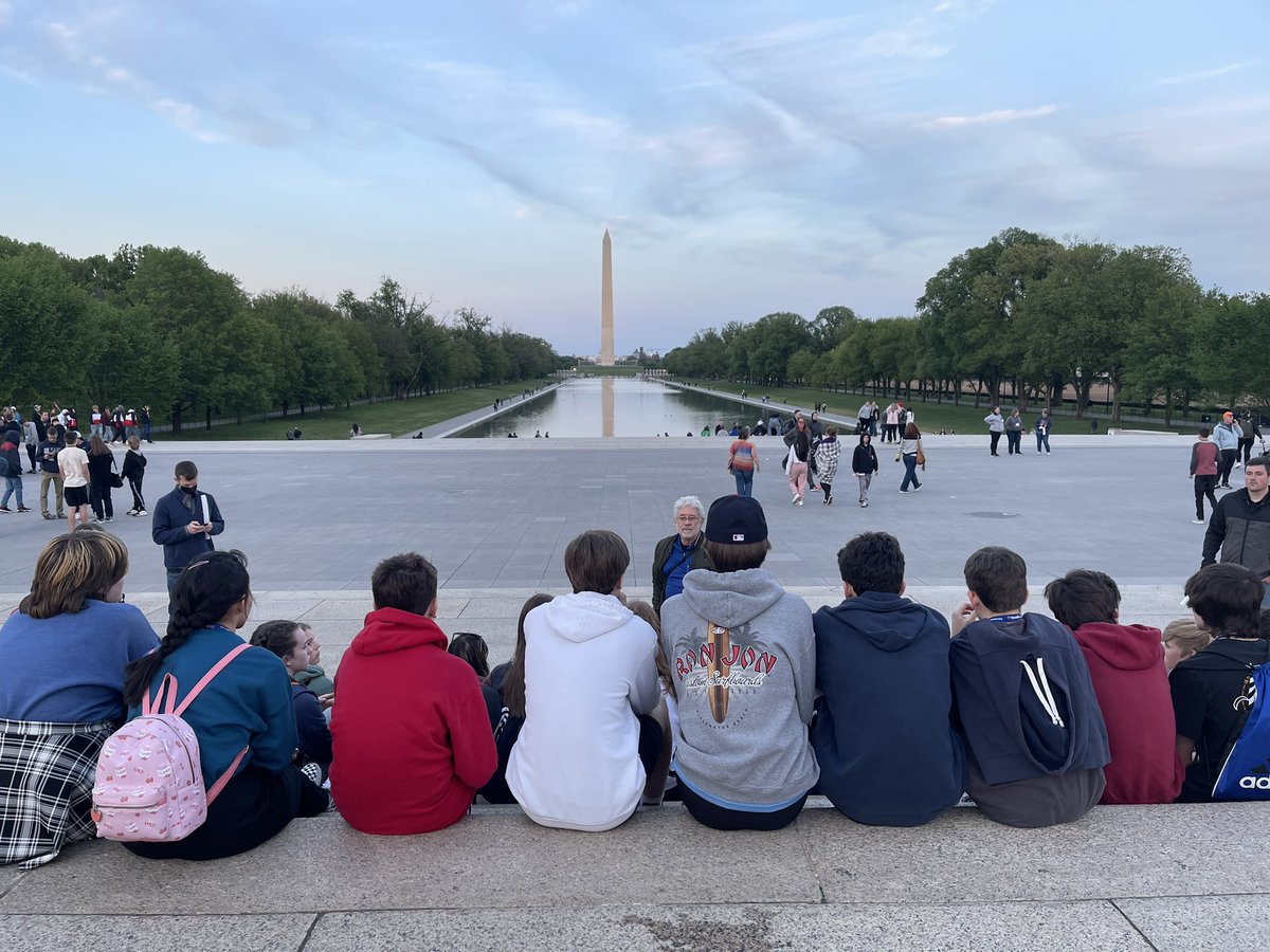 KaceyDCscranton's tweet photo. Lincoln Monument with #bus6 @2022smsDC A little known fact: he is in the Wrestling Hall of Fame. https://t.co/kwKm81L648