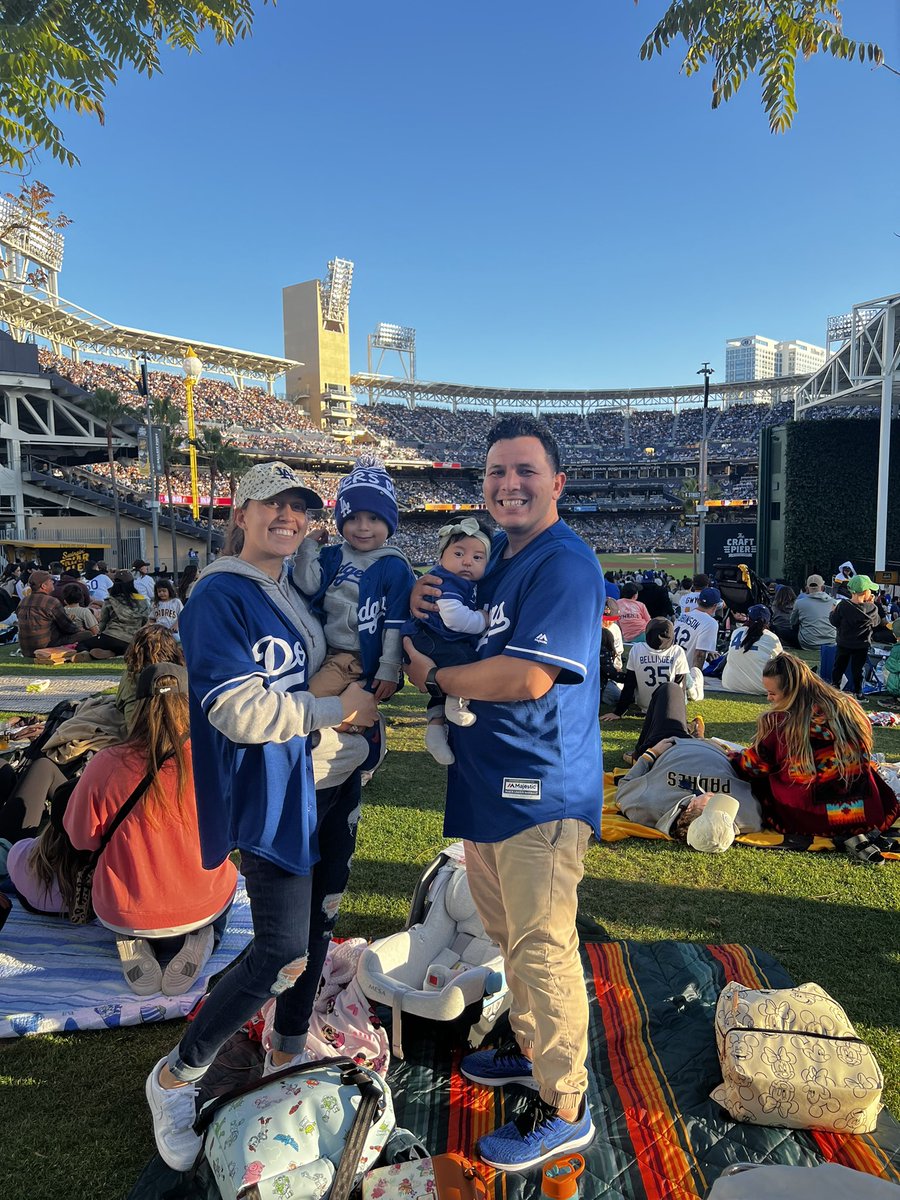 andre_s1209's tweet photo. Started our #mlb stadium chase last month with our first ever @Dodgers game and our first road game in SD as a family!! #stadiumchasers #dodgerfamily https://t.co/WCn5xayGkw