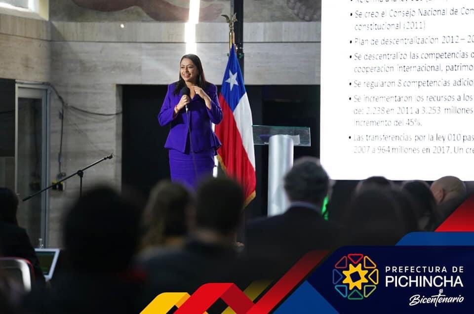 PichinchaGob's tweet image. Como parte de la agenda internacional que cumple la prefecta @PaolaPabonC en Chile 🇨🇱 , en representación de las y los prefectos del país, participó en el Seminario Internacional Desarrolla, con la ponencia &quot;Descentralización y autonomías: La experiencia ecuatoriana&quot;.