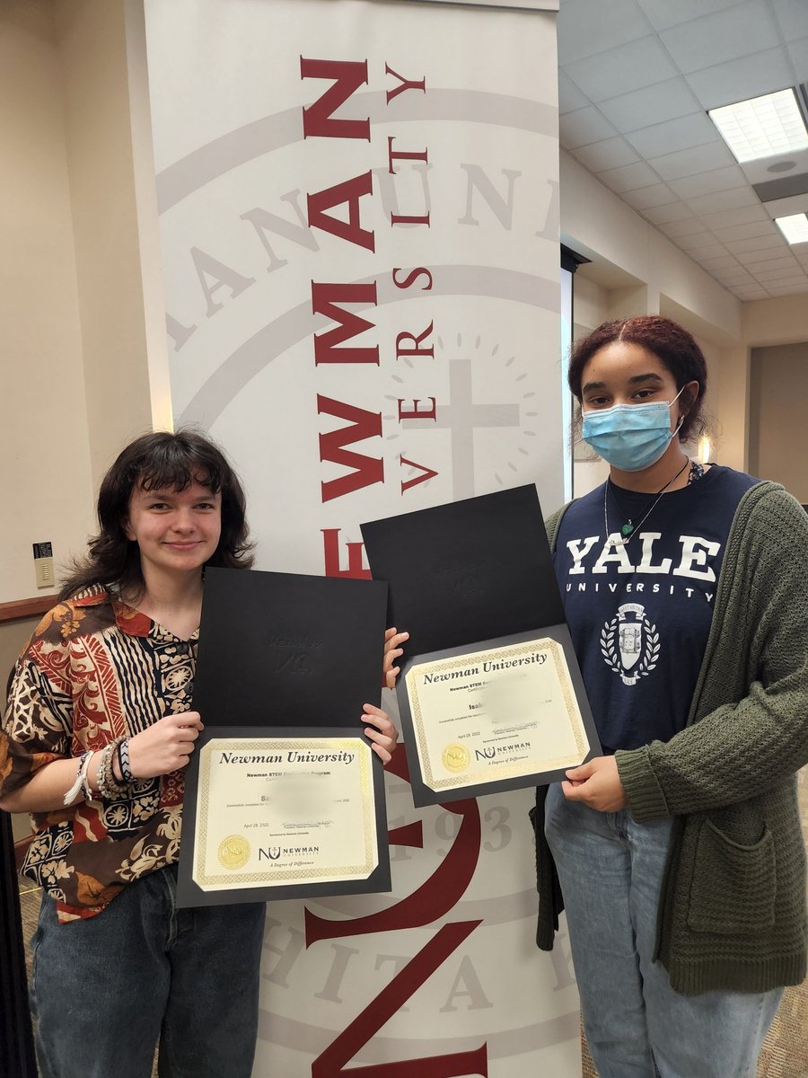 Congrats to <a href="/CampusColts/">@campuscolts</a> <a href="/iborganization/">International Baccalaureate</a> juniors Sara &amp; Issy for completing 8 weeks of Tue/Thu afternoon classes &amp; earning 2 free credit hours from <a href="/NewmanU/">Newman University</a> through their STEM Exploration Program! #usd261derful