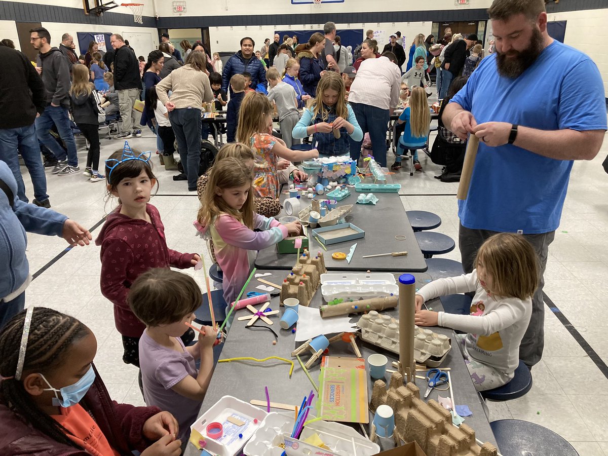 RosemountElem's tweet photo. STEAM Night Success! https://t.co/fiMwZ1hJmz