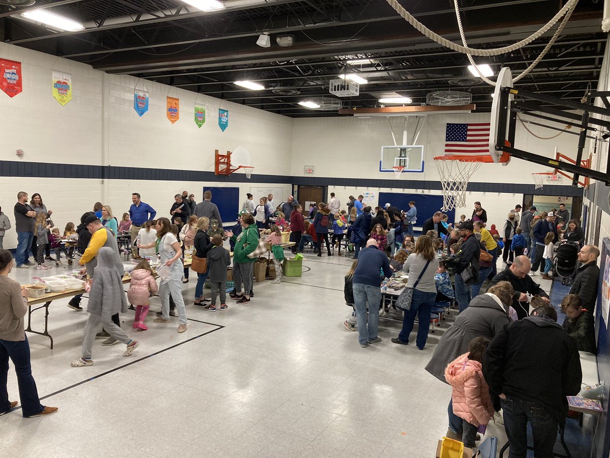 RosemountElem's tweet photo. STEAM Night Success! https://t.co/fiMwZ1hJmz