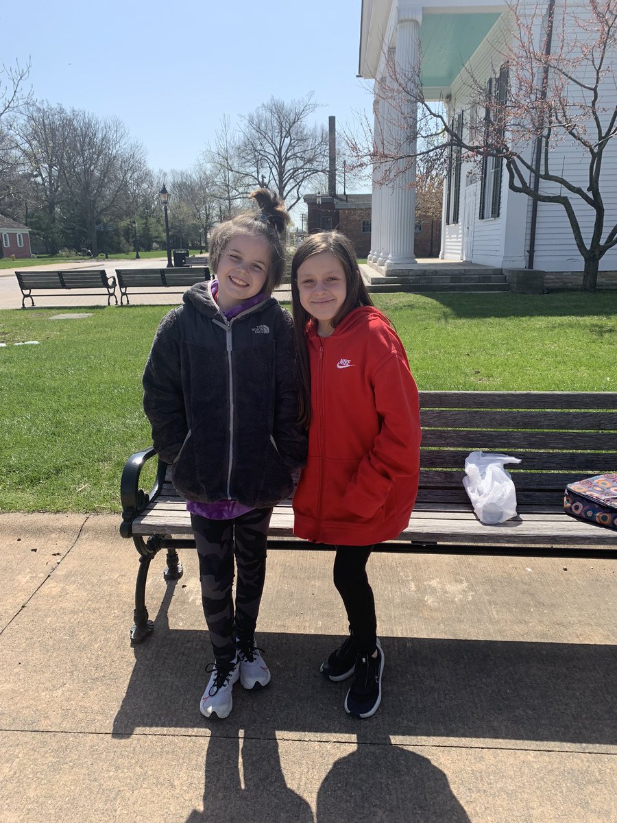 Liz Halberg tweet media