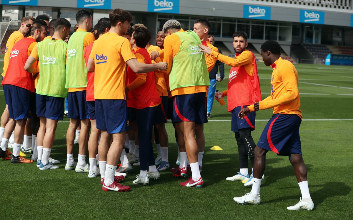 FootSenegal221's tweet photo. Moussa wagué est de retour à  l'entraînement avec le groupe https://t.co/DX4ifMEoGX