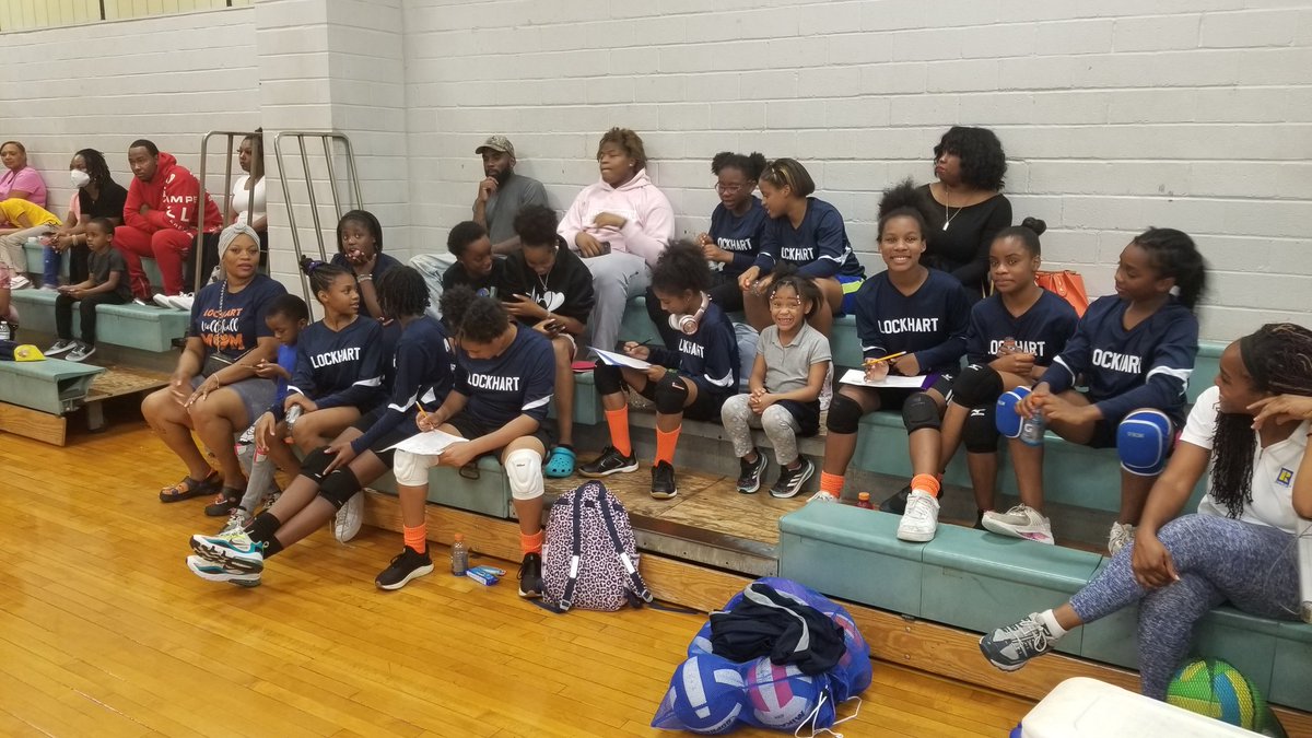 GuilloryCoach's tweet photo. Finding time between games to get in some homework. It took all 3 sets  but our girls managed to get the win 23-25, 25-22, and 16-14.  Advancing to the championship🏐
#WildAboutLockhart https://t.co/5wvg7NurWv