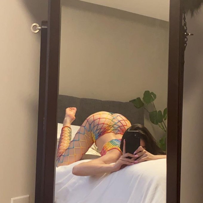 I wanna try my first G/G/G scene this June 🤩🌈 https://t.co/fH4UsrfBk3<a href="/tag/mvsales"class="tags"><span>#mvsales</span></a>