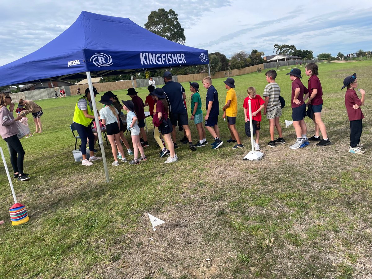 RowellynPark's tweet photo. Cross Country Day! Lots of running from the kids and some parents and teachers too. https://t.co/35fTBWvVyY